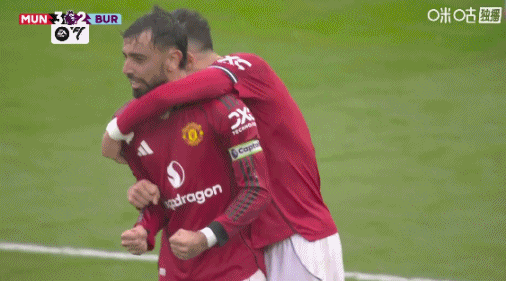 开云体育-不容易！曼联3-2绝杀升班马，曼联众将激动庆祝&amp;amp;齐尔克泽抱阿莫林